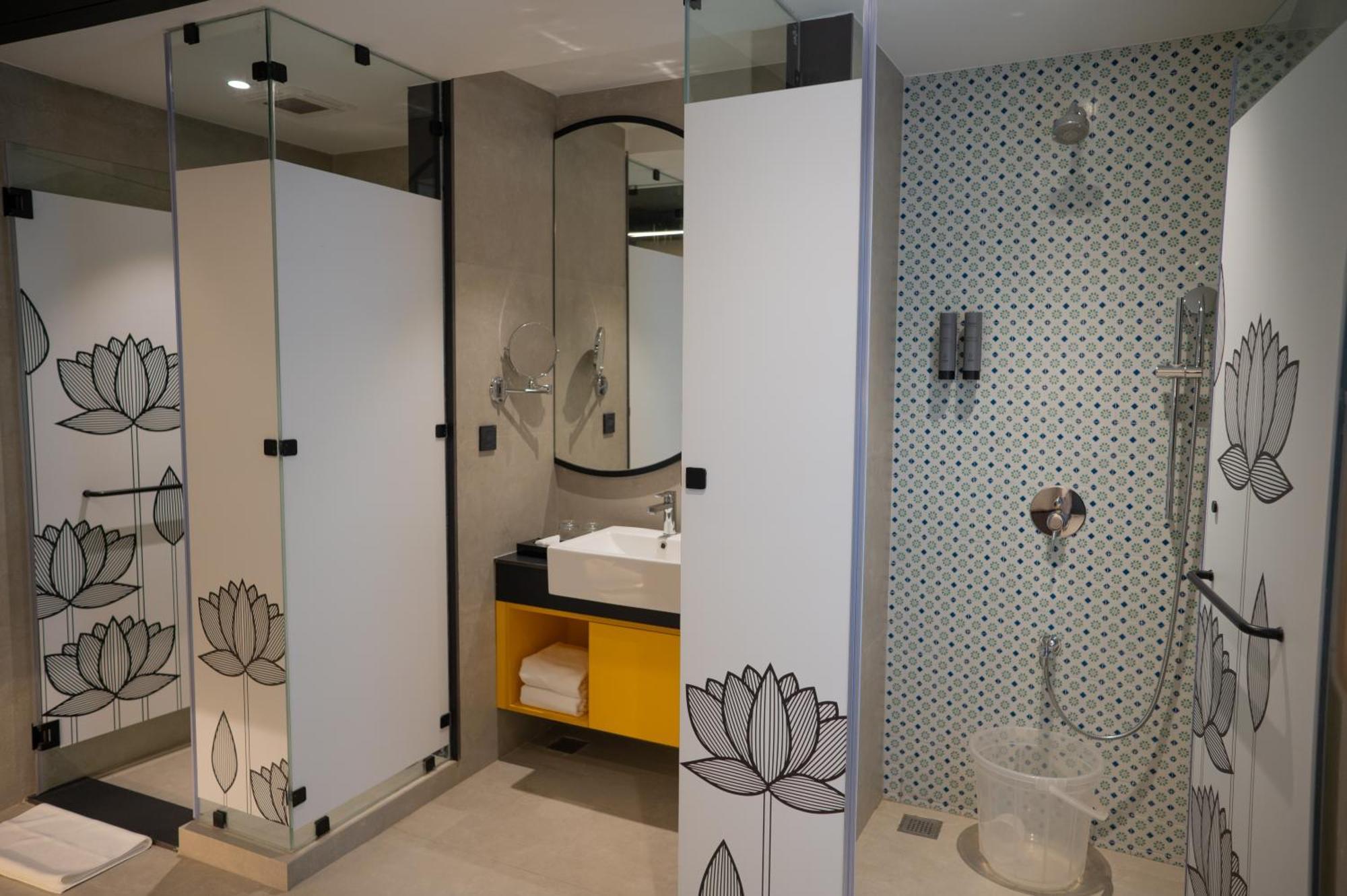 Zibe Luxe Kakinada By Grt Hotels Екстериор снимка