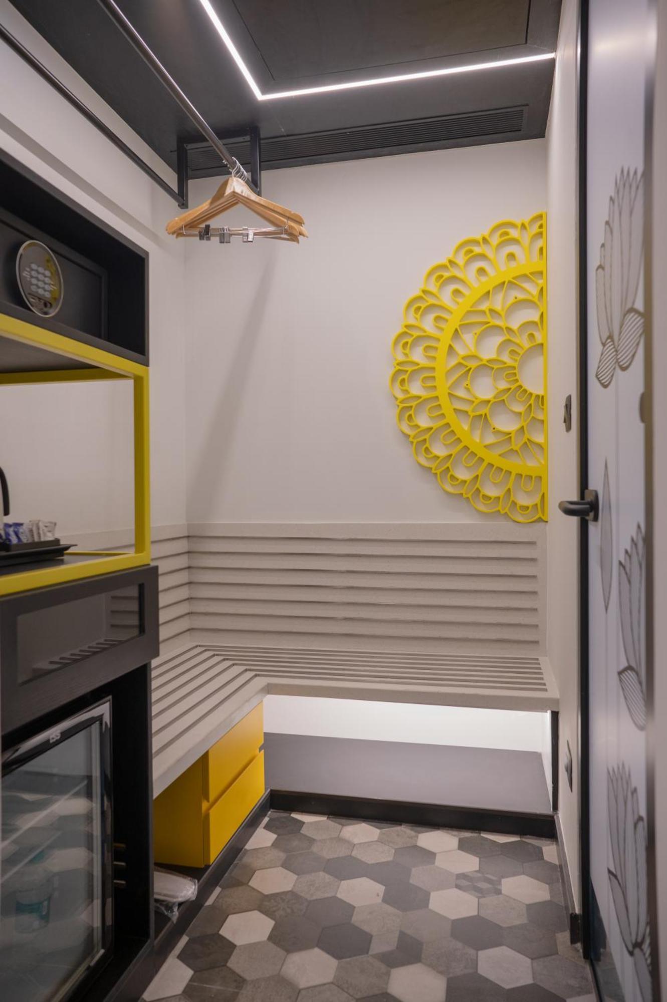 Zibe Luxe Kakinada By Grt Hotels Екстериор снимка