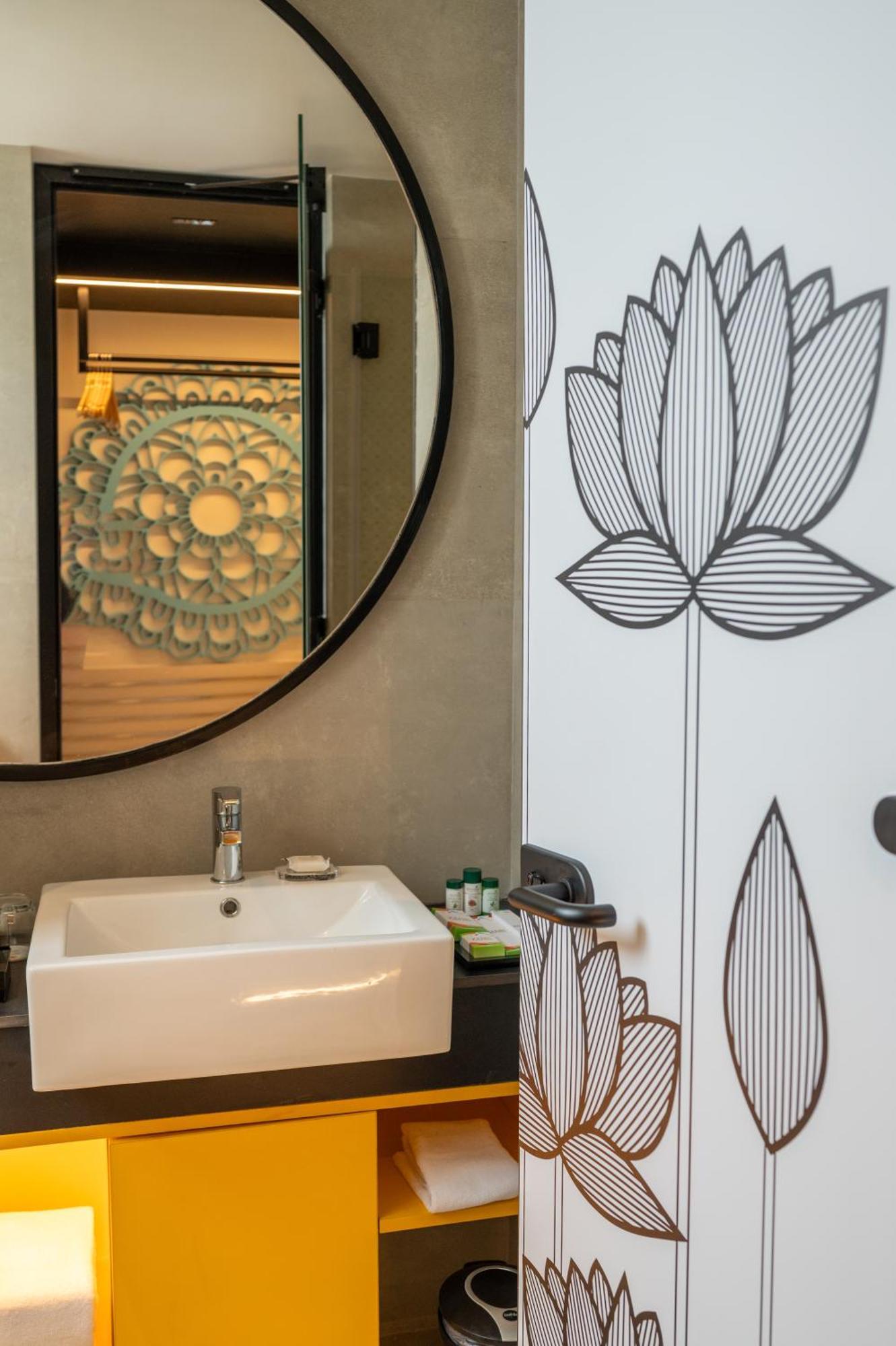 Zibe Luxe Kakinada By Grt Hotels Екстериор снимка
